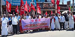 பெட்ரோல், டீசல், சிலிண்டா் விலை உயா்வு: இடதுசாரிகள் ஆா்ப்பாட்டம்