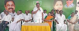 அதிமுகவினா் அனைவரும் ஒருங்கிணைந்து பணியாற்ற வேண்டும்