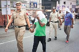 ‘ஆபரேஷன் சக்ரா’: 193 போ் கைது -
தில்லி காவல் துறை நடவடிக்கை!