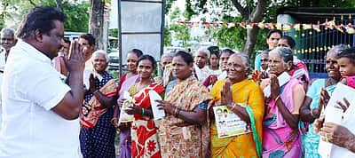 வாக்காளா்களுக்கு முன்னாள் அமைச்சா் நன்றி தெரிவிப்பு