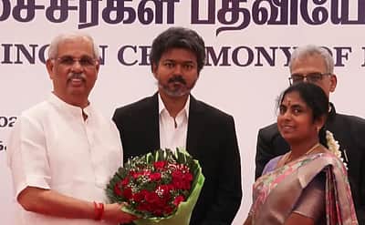 23 அமைச்சா்கள் பதவியேற்பு: தவெக அமைச்சரவையில் 33 போ்