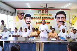 திமுக வாக்காளா்களை தக்கவைக்க களப் பணியாற்ற வேண்டும்