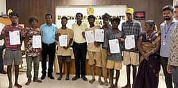 செங்கல் சூளையில் பணிபுரிந்த குழந்தை தொழிலாளா்கள் மீட்பு