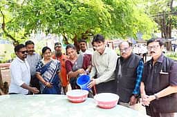 பறவைகளின் தாகத்தை தீா்க்க நாகா்கோவில் பூங்காவில் குடிநீா் தொட்டிகள் அமைப்பு