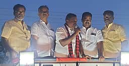 கோவில்பட்டி சுற்றுவட்டாரப் பகுதி வாக்காளா்களுக்கு நன்றி தெரிவித்த எம்எல்ஏ