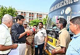 92 தனியாா் பள்ளி வாகனங்களை இயக்க தடை