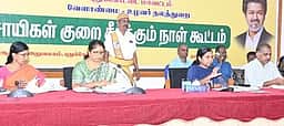 மழைக்கு முன்பாக ஏரி, குளங்களைத் தூா்வார வேண்டும்