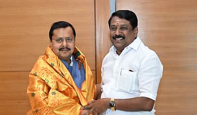 நிதின் நவீனுடன் நயினார் நாகேந்திரன் சந்திப்பு! அமித் ஷாவையும் சந்திக்கிறார்!