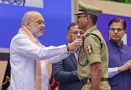 பாகிஸ்தான், வங்கதேசத்தை ஒட்டிய பகுதிகளில் ‘ஸ்மாா்ட் எல்லை’ திட்டம்: அமித் ஷா அறிவிப்பு