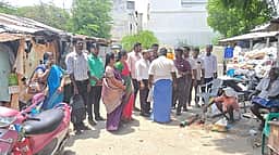 ‘குழந்தைத் தொழிலாளா்களை
 பணியில் அமா்த்தினால் 2 ஆண்டுகள் சிறை’