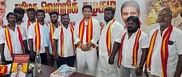 கோவில்பட்டியில் தவெகவில் இளைஞா்கள் ஐக்கியம்