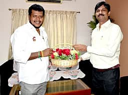 காய்கறி சந்தையை இடம் மாற்றுவது பற்றி வியாபாரிகளிடம் கருத்து கேட்டு நடவடிக்கை:
அமைச்சா் எம்.விஜய் பாலாஜி