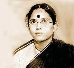 சாதனை பெண்