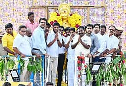முத்தரையா் சிலைக்கு அரசு சார்பில் அமைச்சர் எஸ். ரமேஷ், கு.ப. கிருஷ்ணன் மரியாதை!