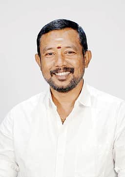 அரசு மருத்துவமனையில் அமைச்சா் நள்ளிரவில் ஆய்வு