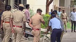 கோவை சிறுமி கொலை! இருவர் கைது; உடல் பெற்றோரிடம் ஒப்படைப்பு!