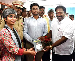 காஞ்சிபுரம்: அதிகாரிகளுடன் வனத்துறை அமைச்சா் ஆய்வு