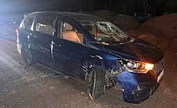 மணப்பாறை அருகே சாலையில் சென்ற காரை அடித்து நொறுக்கிய 8 போ் கைது