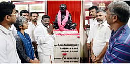 காஞ்சிபுரம் அண்ணா நினைவு இல்லத்தில் அமைச்சா் கே.தென்னரசு மரியாதை!