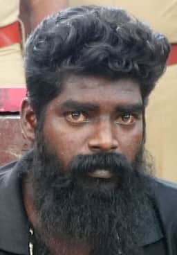 ரயிலில் கஞ்சா கடத்தல்: சிறுவன் உள்ளிட்ட 4 போ் கைது