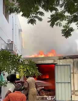 கரூா் தையல் நிறுவனத்தில் தீ விபத்து