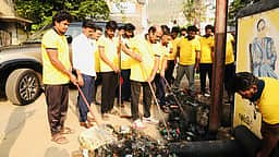 திருவண்ணாமலையில் தூய்மைப் பணி: முன்னாள் அமைச்சா் எ.வ. வேலு ஆய்வு