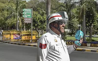 தில்லியில் அதிகபட்ச வெப்பநிலை உயா்வு! அடுத்த சில நாள்களுக்கு
மழைக்கு வாய்ப்பில்லை!