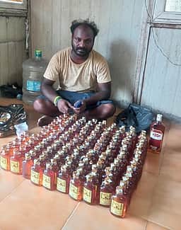 புதுச்சேரியிலிருந்து கடத்தி வரப்பட்ட 140 மதுப்புட்டிகள் பறிமுதல்