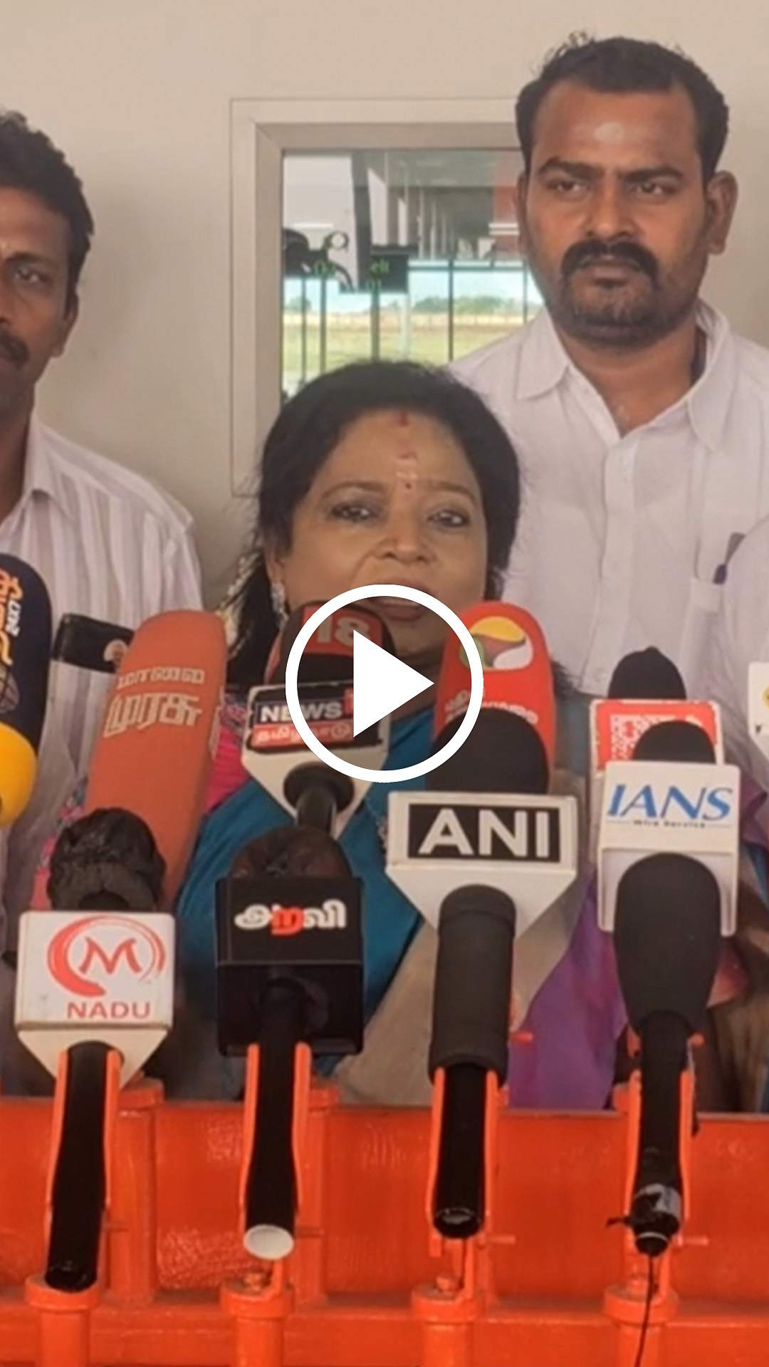 பதவி ஆசையால் ஓடிப்போய் ஒட்டிக்கொண்டீர்கள்! - மாணிக்கம் தாகூருக்கு தமிழிசை பதிலடி!
