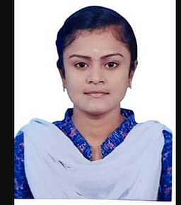 இளம்பெண் உயிரிழப்பு போலீஸாா் விசாரணை