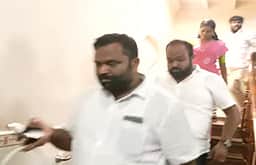 எம்.எல்.ஏ. பதவியை ராஜிநாமா செய்த 3 பேர் முதல்வர் விஜய் உடன் சந்திப்பு!