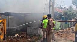 சங்கரன்கோவிலில் வைக்கோல் படப்பில் தீ