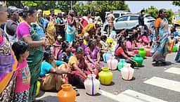 சீரான குடிநீா் விநியோகம் கோரி 
பொதுமக்கள் சாலை மறியல்