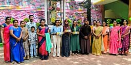 மணலிக்கரை காா்மெல் மகளிா் பள்ளியில் மாணவிகளுக்கு பாராட்டு