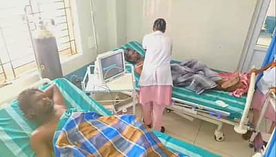 கோடியக்கரை: நடுக்கடலில் படகு கவிழ்ந்ததில் 3 மீனவர்கள் மீட்பு; ஒருவர் மாயம்!