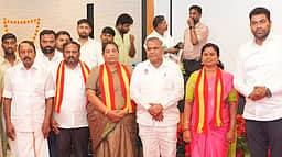 அதிமுக எம்.எல்.ஏ-க்கள் ராஜிநாமா செய்த தொகுதிகள் காலியானதாக அறிவிப்பு!