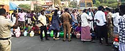 குடிநீா் கோரி சாலைமறியல்: மாா்க்சிஸ்ட் கட்சியினா் கைது