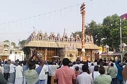 ஸ்ரீவேணுகோபால பாா்த்தசாரதி கோயில் கருடசேவை திருவிழா