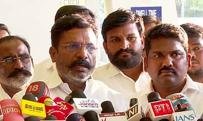 அதிமுக எம்.எல்.ஏ.க்களால் தவெக நம்பகத்தன்மை கெடும் : திருமாவளவன் 