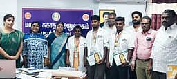 சிறப்பாக பணியாற்றிய அவசர
ஊா்தி ஓட்டுநா்களுக்கு பாராட்டு