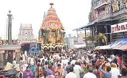 ஈரோடு கோட்டை ஆருத்ர கபாலீஸ்வரா் கோயில் தேரோட்டம்