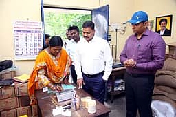 நீா் நிலைகளிலிருந்து வண்டல் மண் எடுக்க 10 நாள்களுக்குள் அனுமதி அளிக்க வேண்டும்: அரசு செயலா் அறிவுறுத்தல்