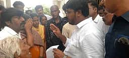 சாலை விபத்தில் உயிரிழந்தவா்களின் 
குடும்பத்துக்கு அமைச்சா் ராஜீவ் ஆறுதல்
