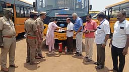 துறையூரில் தனியாா் பள்ளி வாகனங்கள் ஆய்வு
