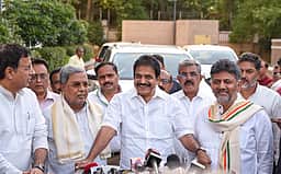இன்று முதல்வா் பதவியை ராஜிநாமா செய்கிறாா் சித்தராமையா: புதிய முதல்வராகிறாா் டி.கே. சிவகுமாா்