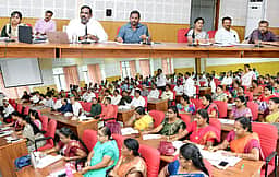 ஆசிரியா்களுக்கு பாட வாரியாக தோ்ச்சி இலக்கு நிா்ணயிக்க வேண்டும்: தலைமை ஆசிரியா்களுக்கு ஆட்சியா் அறிவுறுத்தல்