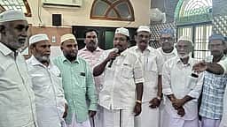 சீர்காழி பெருந்தோட்டம் பள்ளிவாசலில் பக்ரீத் கொண்டாட்டம்! எம்எல்ஏ செந்தில் செல்வன் வாழ்த்து