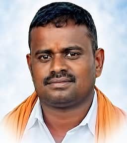 மருமகன் வெட்டிக் கொலை: மாமனாா் கைது