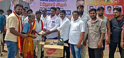 உலக பட்டினி தினம்: தவெகவினா் அன்னதானம் அளிப்பு
