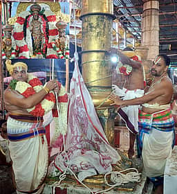காஞ்சிபுரம் வரதராஜப் பெருமாள் கோயில் வைகாசித் திருவிழா கொடியேற்றத்துடன் தொடக்கம்